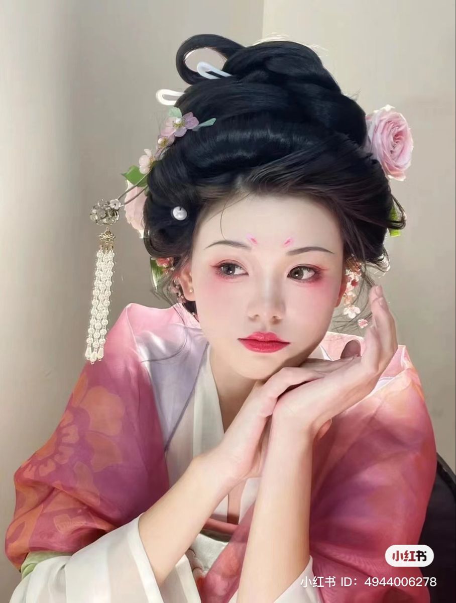 Embracing the New Year in a Traditional Tang Suit:Womens Fashionable Chinese New Year Robes 2024 Embracing the New Year in a Traditional Tang Suit:Womens Fashionable Chinese New Year Robes 2024