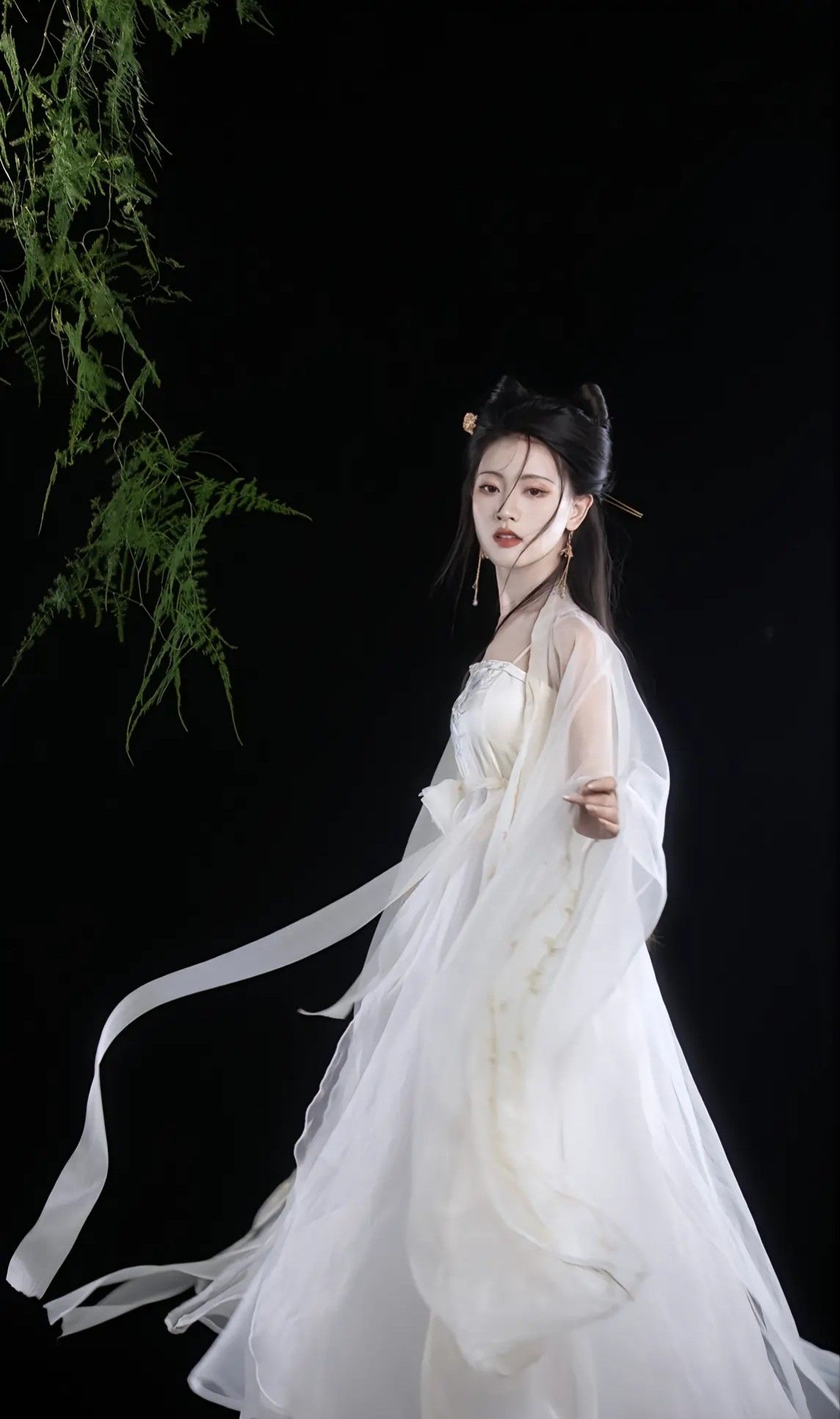 The Evolution of Ma-Mian Skirts in Modern Hanfu Fashion The Evolution of Ma-Mian Skirts in Modern Hanfu Fashion