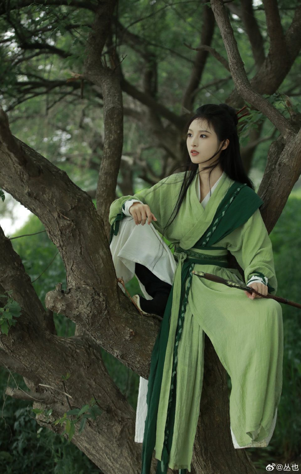 The Revival of Hanfu:The Scholarly Elegance of Traditional Chinese Clothing The Revival of Hanfu:The Scholarly Elegance of Traditional Chinese Clothing