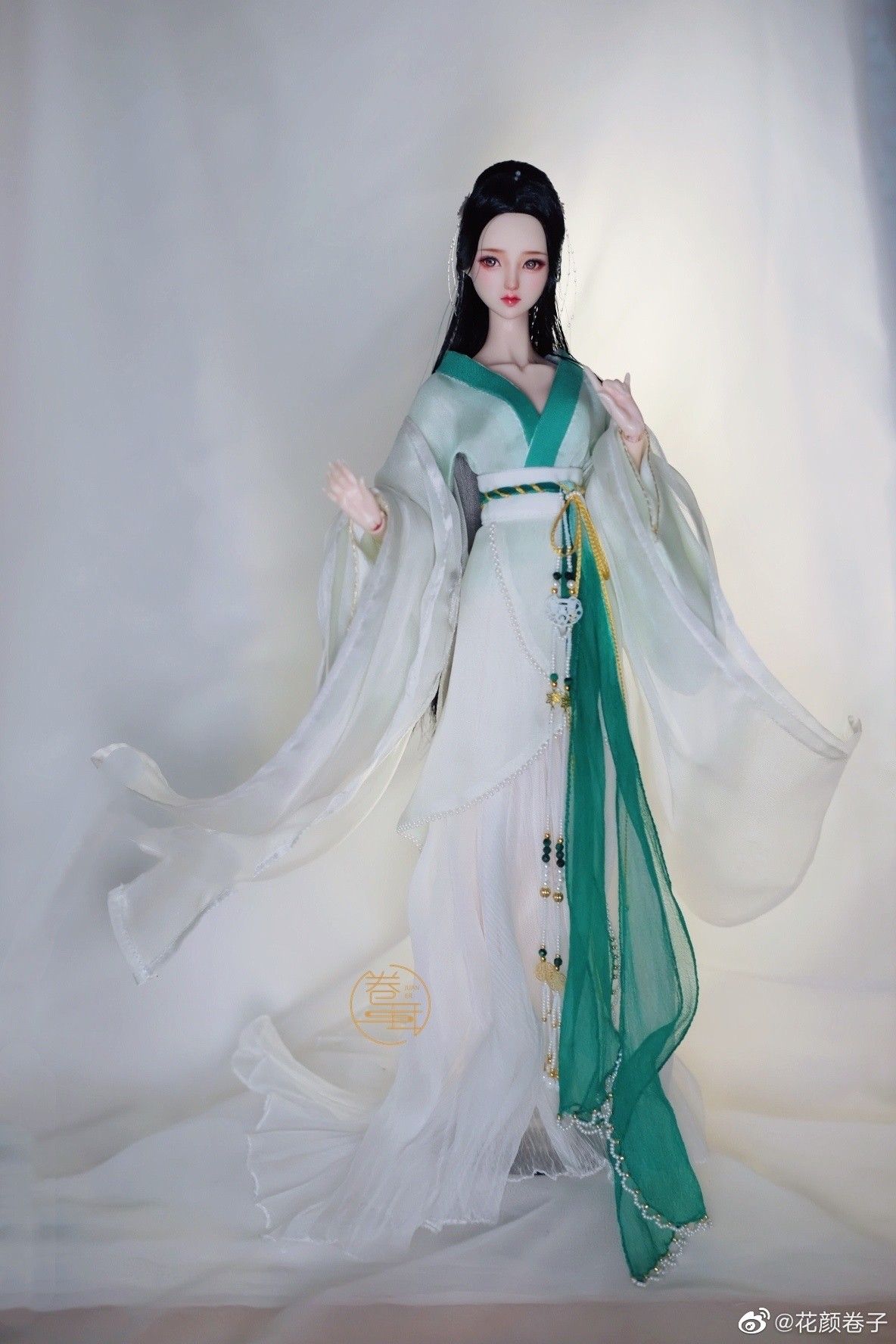 The Enchanting Tale of Shanghai Dance Girls Cheongsam The Enchanting Tale of Shanghai Dance Girls Cheongsam