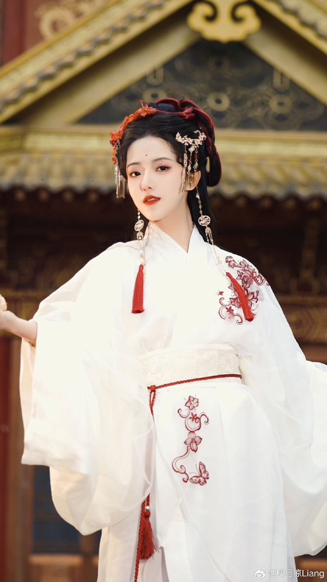 Chen Qianqians Hanfu Style:The Enigma of the Three Princesses Chen Qianqians Hanfu Style:The Enigma of the Three Princesses