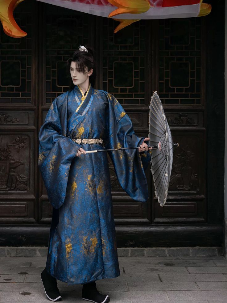 Traditional Hanfu:The Essence of Chinese Cultural Heritage