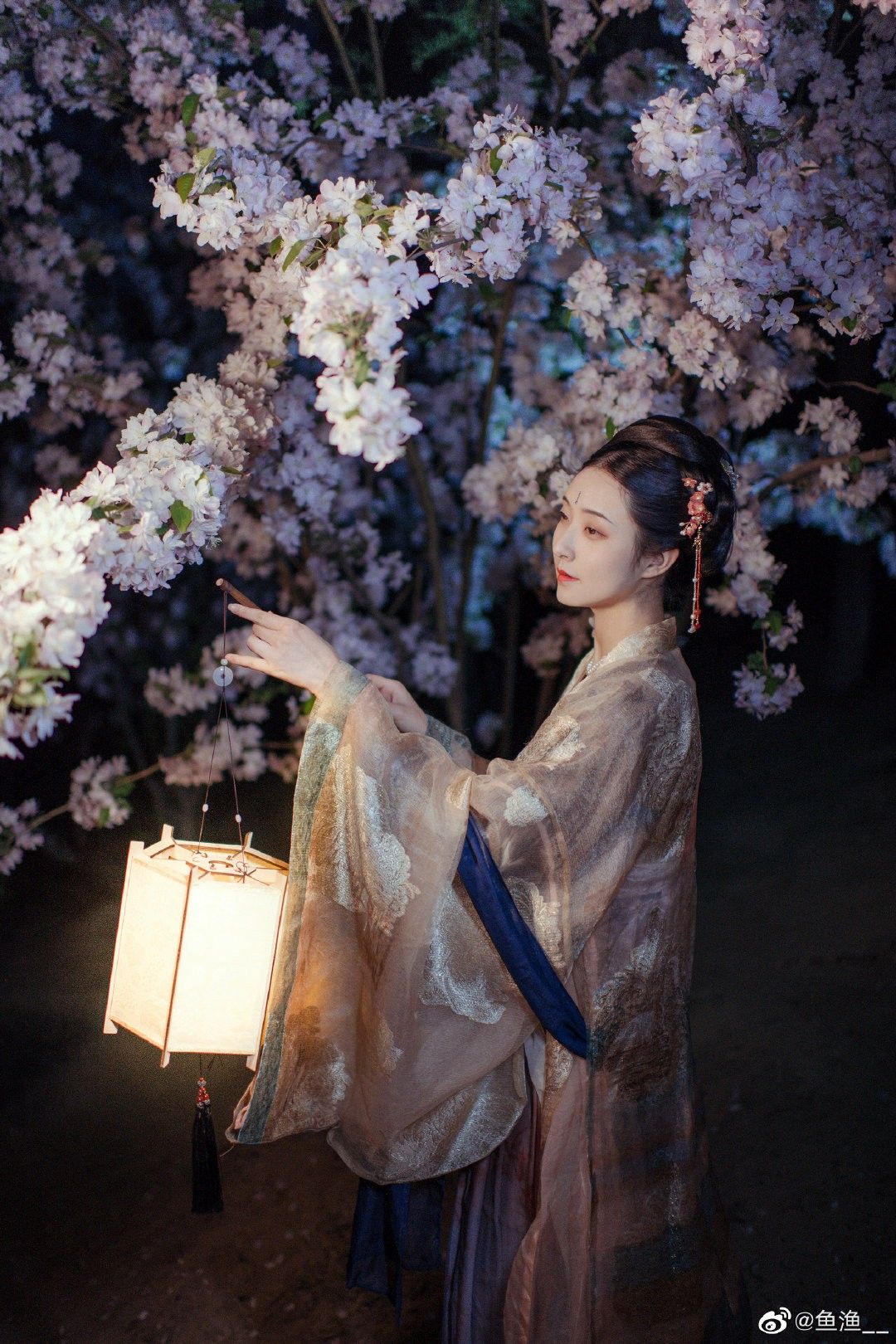 Hanfu Fashion for Short People:Embracing the Charm of Traditional Chinese Clothing Hanfu Fashion for Short People:Embracing the Charm of Traditional Chinese Clothing