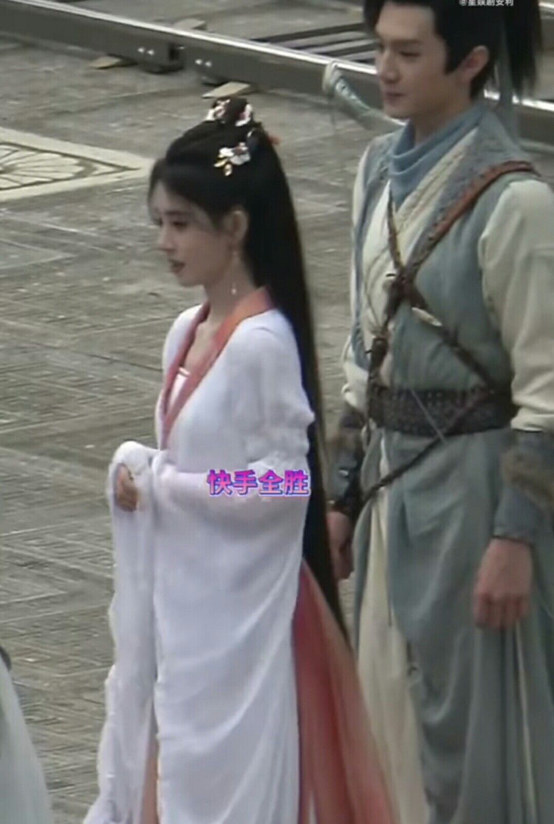 Spring River Blooming:The Splendor of Hanfu in the Flower-Moonlit Nights Spring River Blooming:The Splendor of Hanfu in the Flower-Moonlit Nights