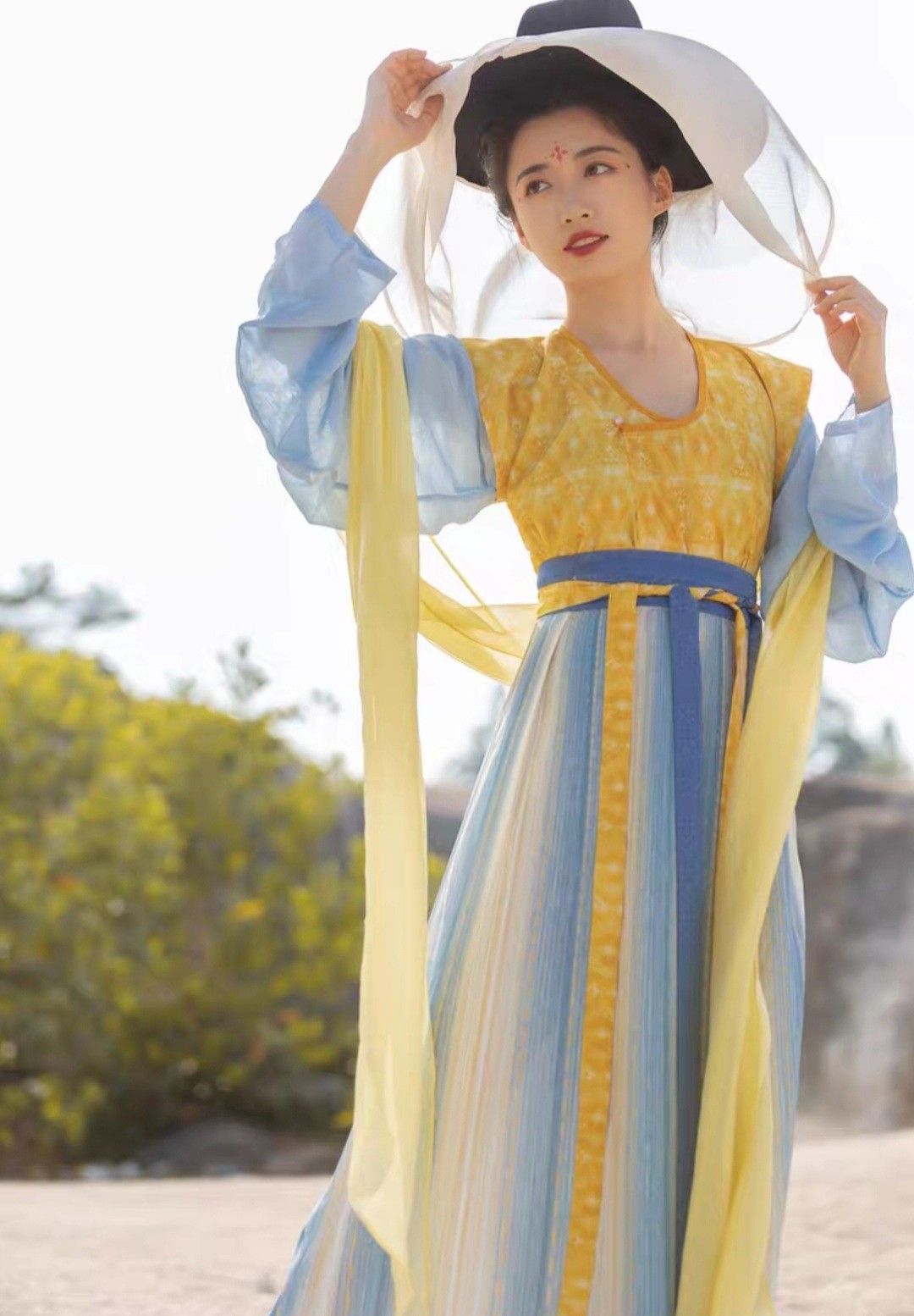 Embroidery on Hanfu Shoes:A 38-Code Journey into Traditional Chinese Footwear Embroidery on Hanfu Shoes:A 38-Code Journey into Traditional Chinese Footwear