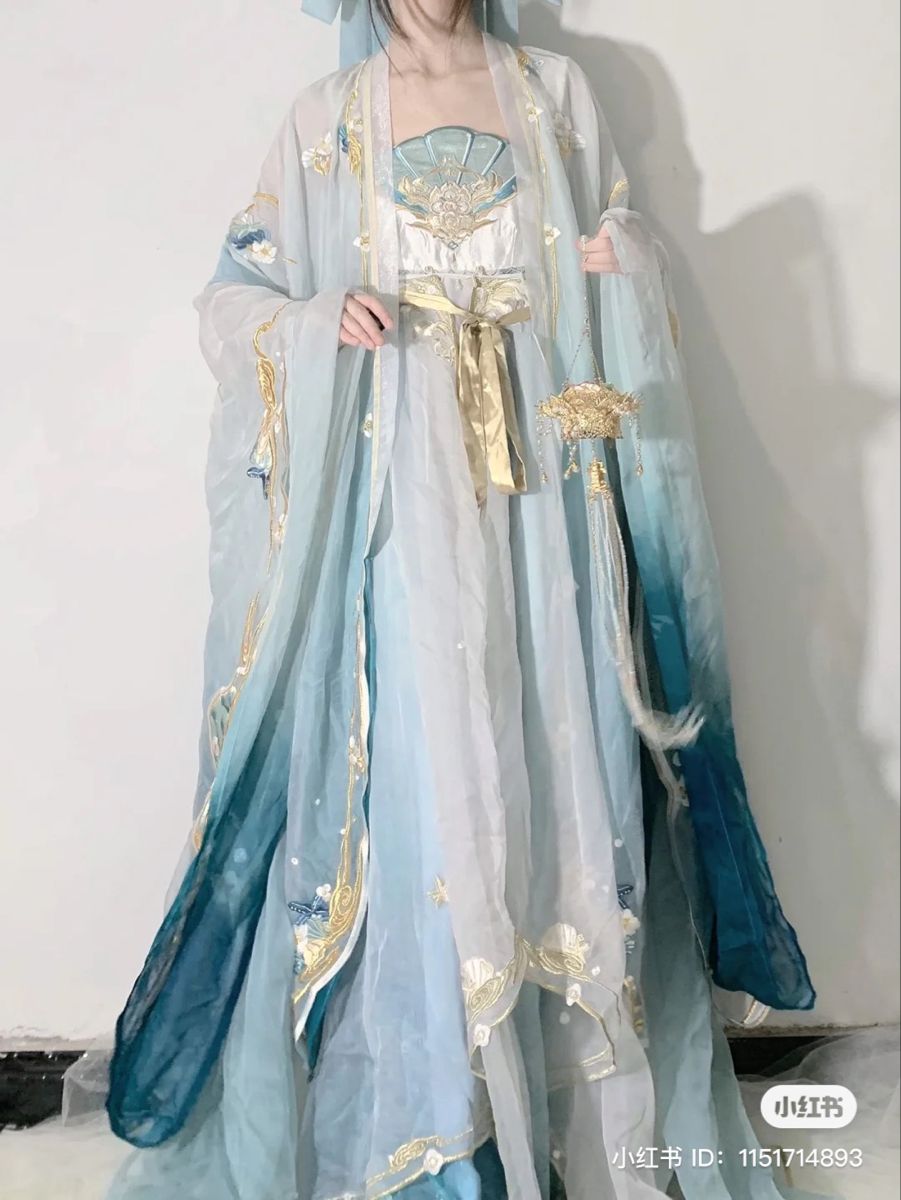 Elegant Hanfu Dress Sets:A Glimpse into Traditional Chinese Beauty Elegant Hanfu Dress Sets:A Glimpse into Traditional Chinese Beauty