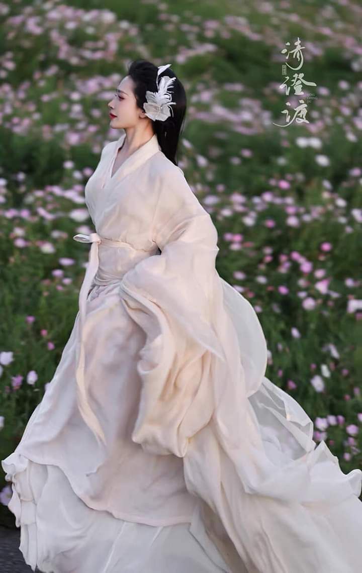 Winter Comfort in Hanfu Sleepwear:The Traditional Beauty of Hanfu for a Relaxing Sleep Winter Comfort in Hanfu Sleepwear:The Traditional Beauty of Hanfu for a Relaxing Sleep