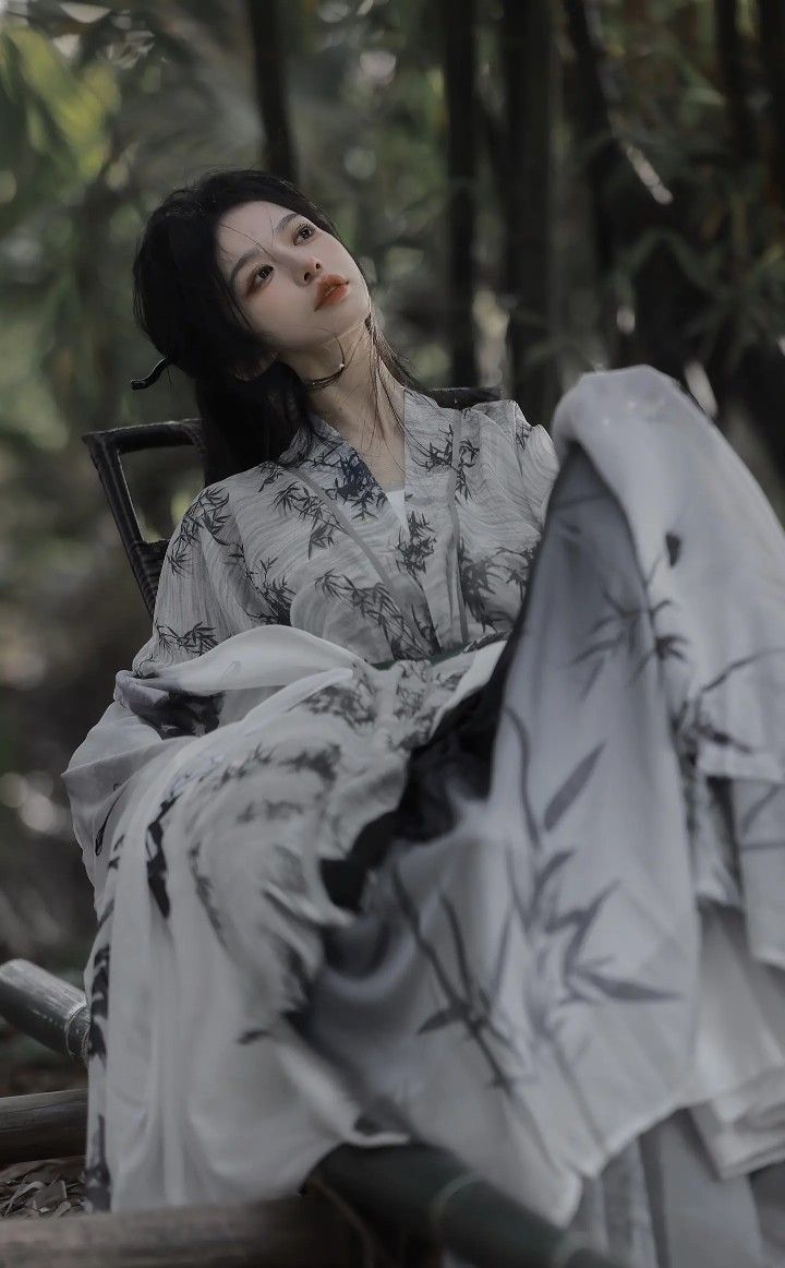 The Joy of a Mother-in-Laws Cheongsam,Pashmina Shawl,and Outer Layer The Joy of a Mother-in-Laws Cheongsam,Pashmina Shawl,and Outer Layer