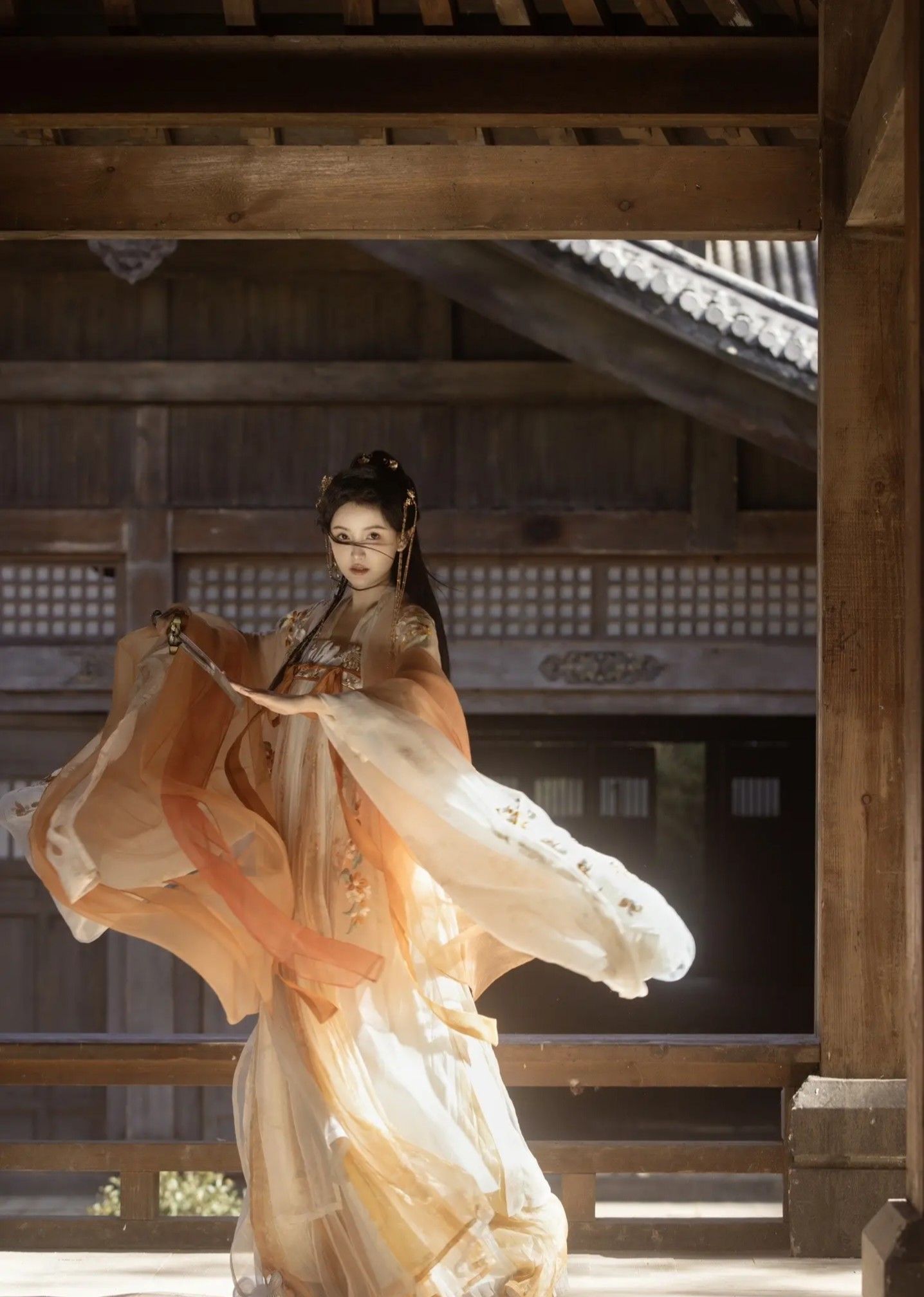 The Charm of Half-Sleeve Horseback Skirt:A Closer Look into Traditional Chinese Fashion The Charm of Half-Sleeve Horseback Skirt:A Closer Look into Traditional Chinese Fashion