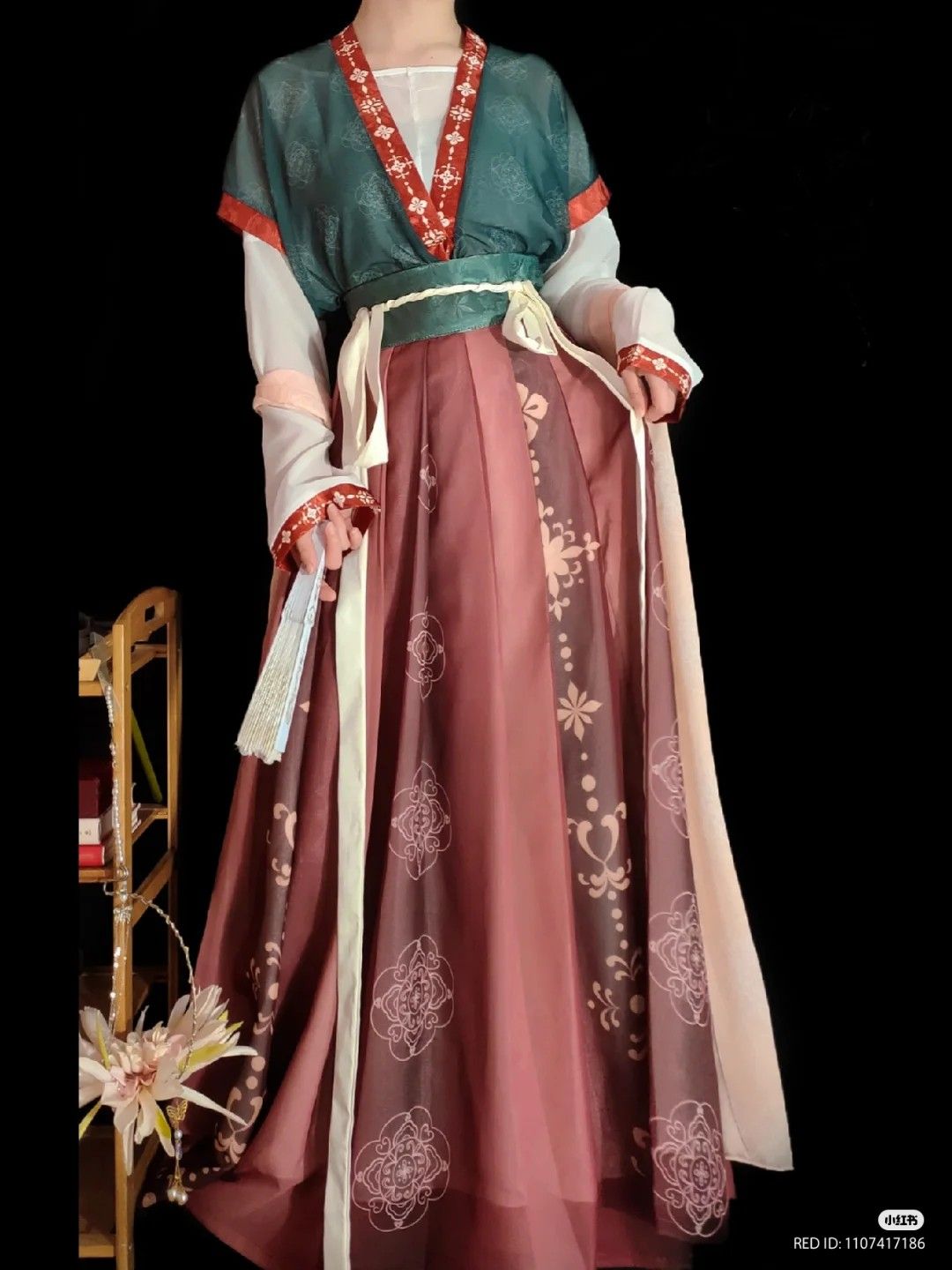 Elegant Horseface Skirt and Hair Accessories:A Guide to Perfect Pairing Elegant Horseface Skirt and Hair Accessories:A Guide to Perfect Pairing