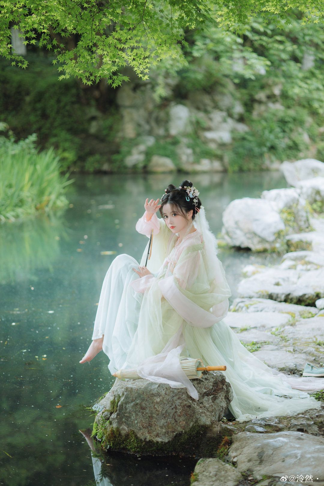 The Origin of Feng Qian Yi Xiu:Unraveling the Essence of Traditional Hanfu Fashion The Origin of Feng Qian Yi Xiu:Unraveling the Essence of Traditional Hanfu Fashion