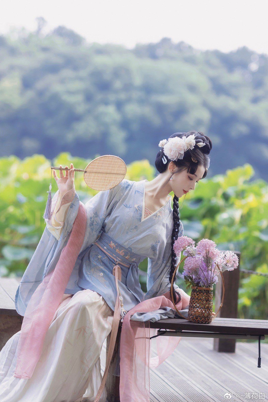 The Cheongsam-Clad Girl:A 10-Year-Old Embracing Traditional Elegance The Cheongsam-Clad Girl:A 10-Year-Old Embracing Traditional Elegance