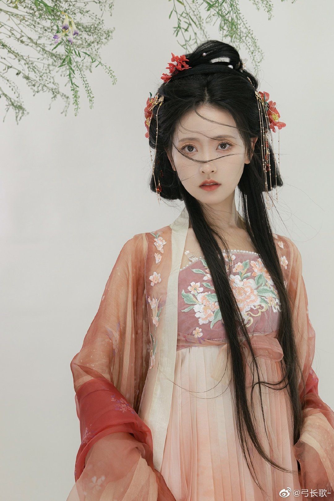 The Splendor of Hanfu in the Northern and Southern Dynasties:A Journey Through Time The Splendor of Hanfu in the Northern and Southern Dynasties:A Journey Through Time
