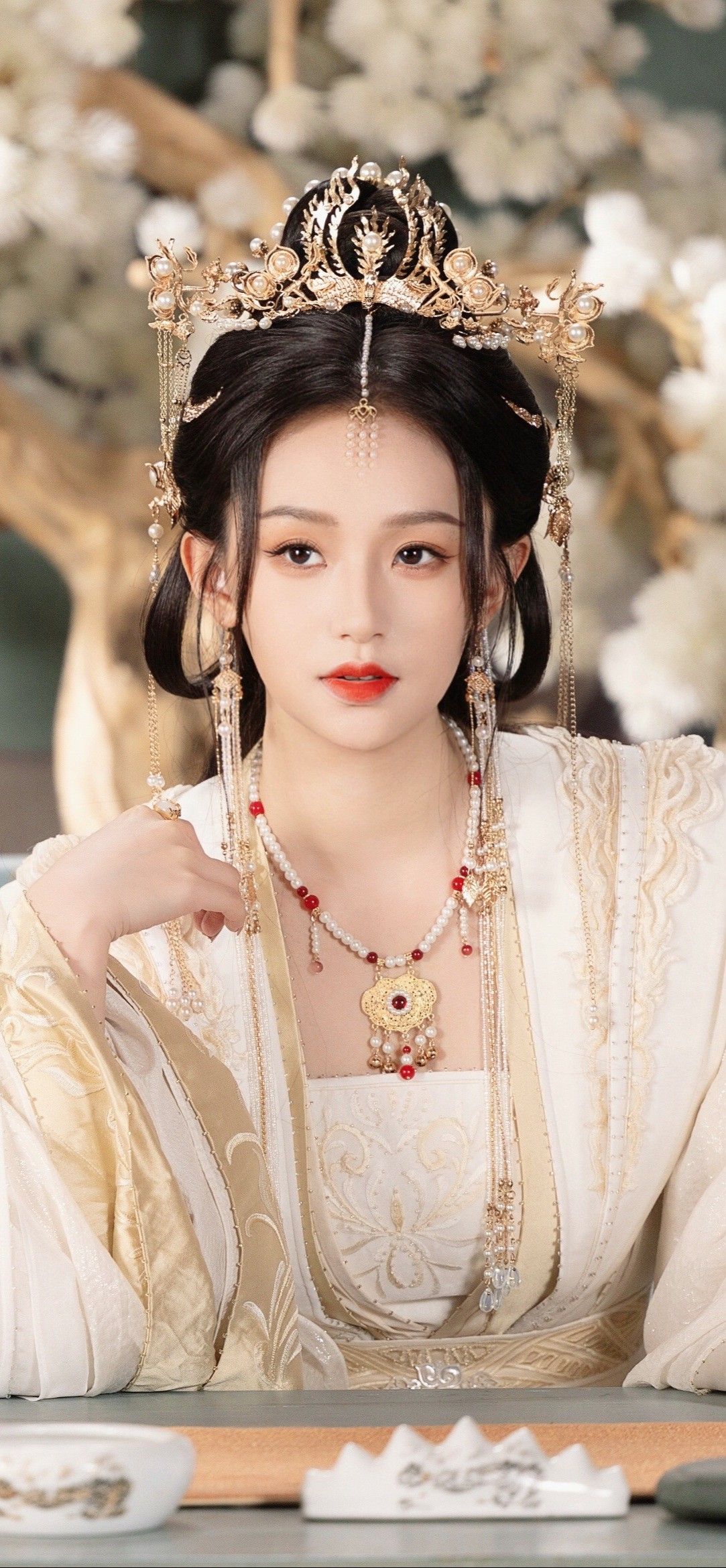 Reinventing Qipao:Modern Chinese Style for Autumn Winter Fashion