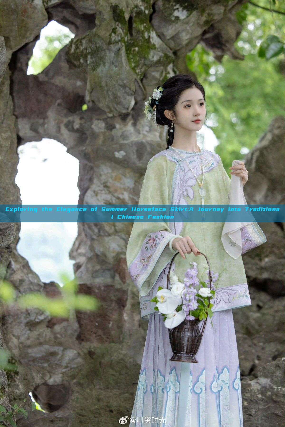 Exploring the Elegance of Summer Horseface Skirt:A Journey into Traditional Chinese Fashion