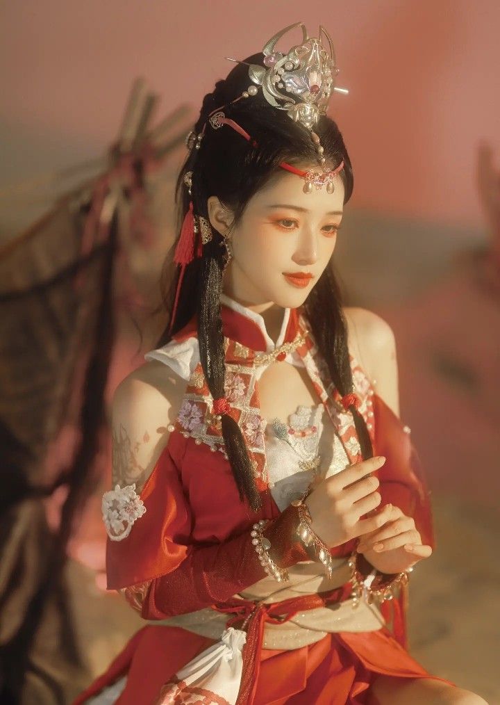 The Dominating Dark Lady in Hanfu Fashion:An Emotional Journey into the Life of a Tough御姐 The Dominating Dark Lady in Hanfu Fashion:An Emotional Journey into the Life of a Tough御姐