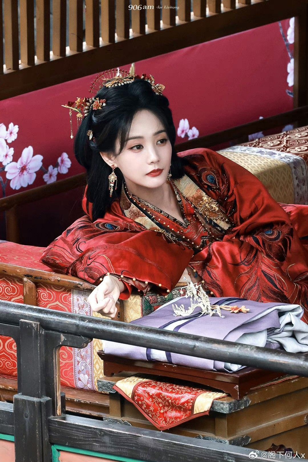 Mid-Sleeve Cheongsam Skirt with Three-Quarter Length Sleeves and Belly-Covering Length