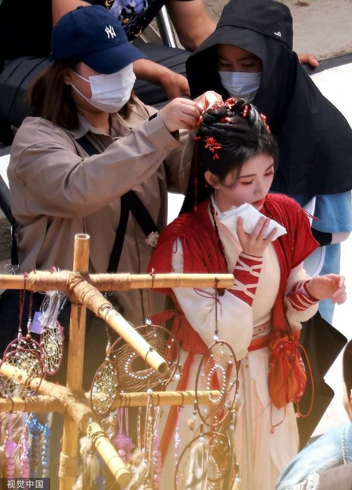 越南奥黛旗袍特价清仓大放送—时尚与传统完美融合,超值优惠等你来抢! 越南奥黛旗袍特价清仓大放送—时尚与传统完美融合,超值优惠等你来抢!