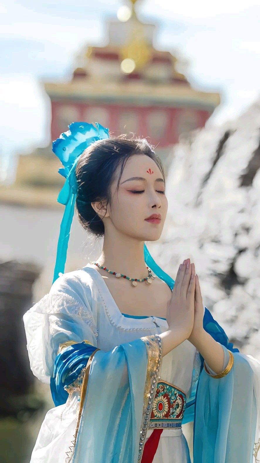 The Importance of Warm Undergarments for Traditional Chinese Hanfu Fashion The Importance of Warm Undergarments for Traditional Chinese Hanfu Fashion