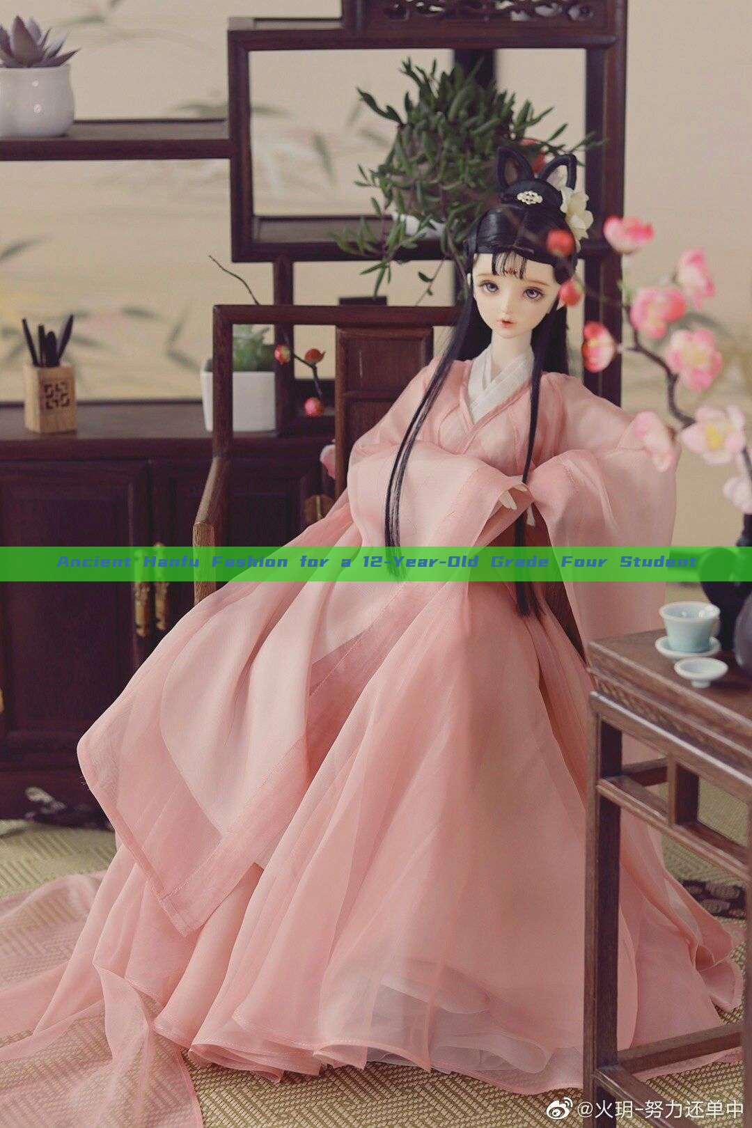 Ancient Hanfu Fashion for a 12-Year-Old Grade Four Student Ancient Hanfu Fashion for a 12-Year-Old Grade Four Student