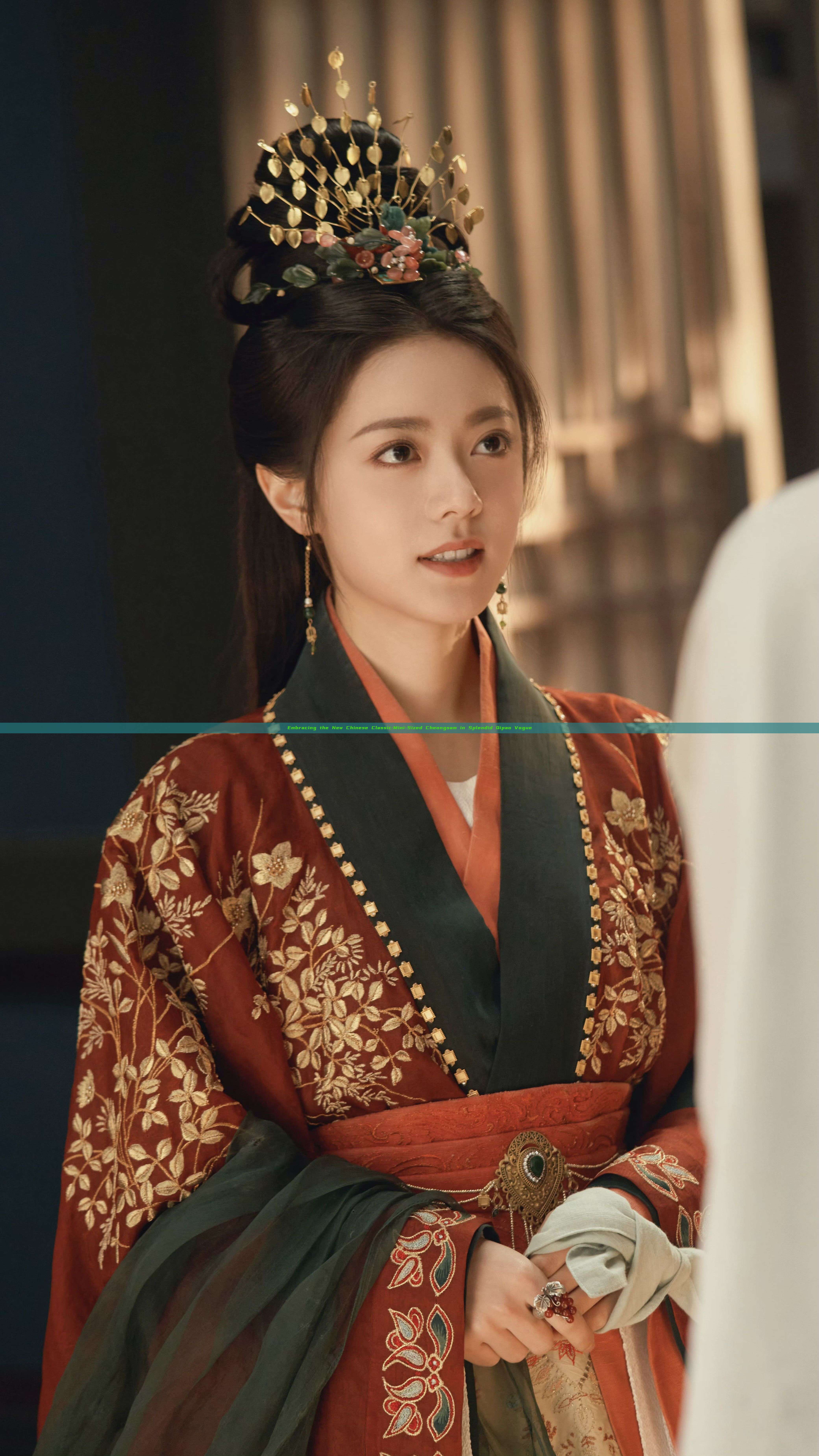 Embracing the New Chinese Classic:Mini-Sized Cheongsam in Splendid Qipao Vogue Embracing the New Chinese Classic:Mini-Sized Cheongsam in Splendid Qipao Vogue