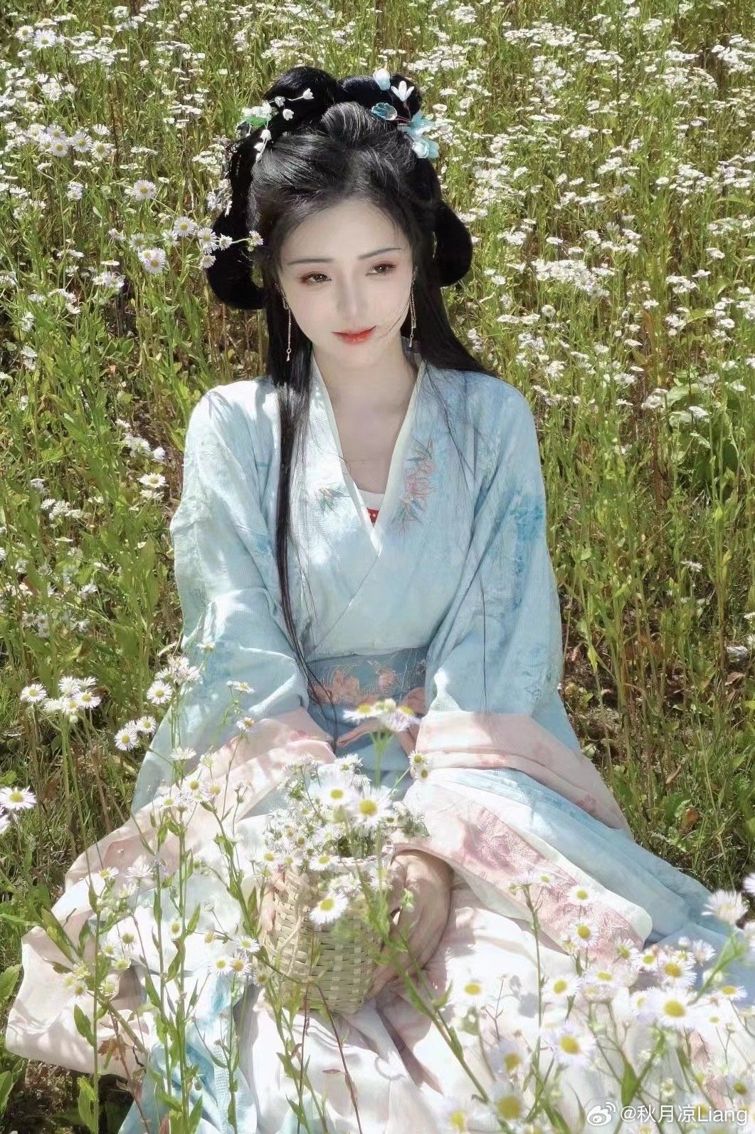 Summer Childrens Hanfu Fashion:Girls Short-sleeved Hanfu for Comfort and Style Summer Childrens Hanfu Fashion:Girls Short-sleeved Hanfu for Comfort and Style